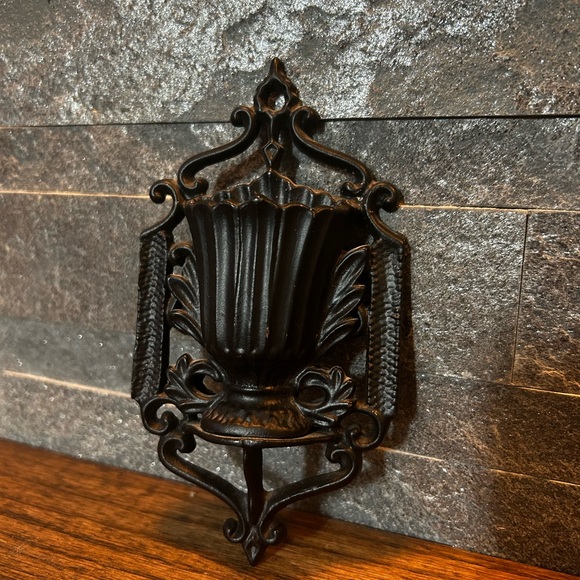 Antique Match Safe Cast Iron Urn Matchstick Holder. Wall Mount. Jan 15 1867 - Picture 3 of 5